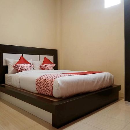 Oyo 1394 Rumaisa Homestay Syariah Pekanbaru Exterior foto